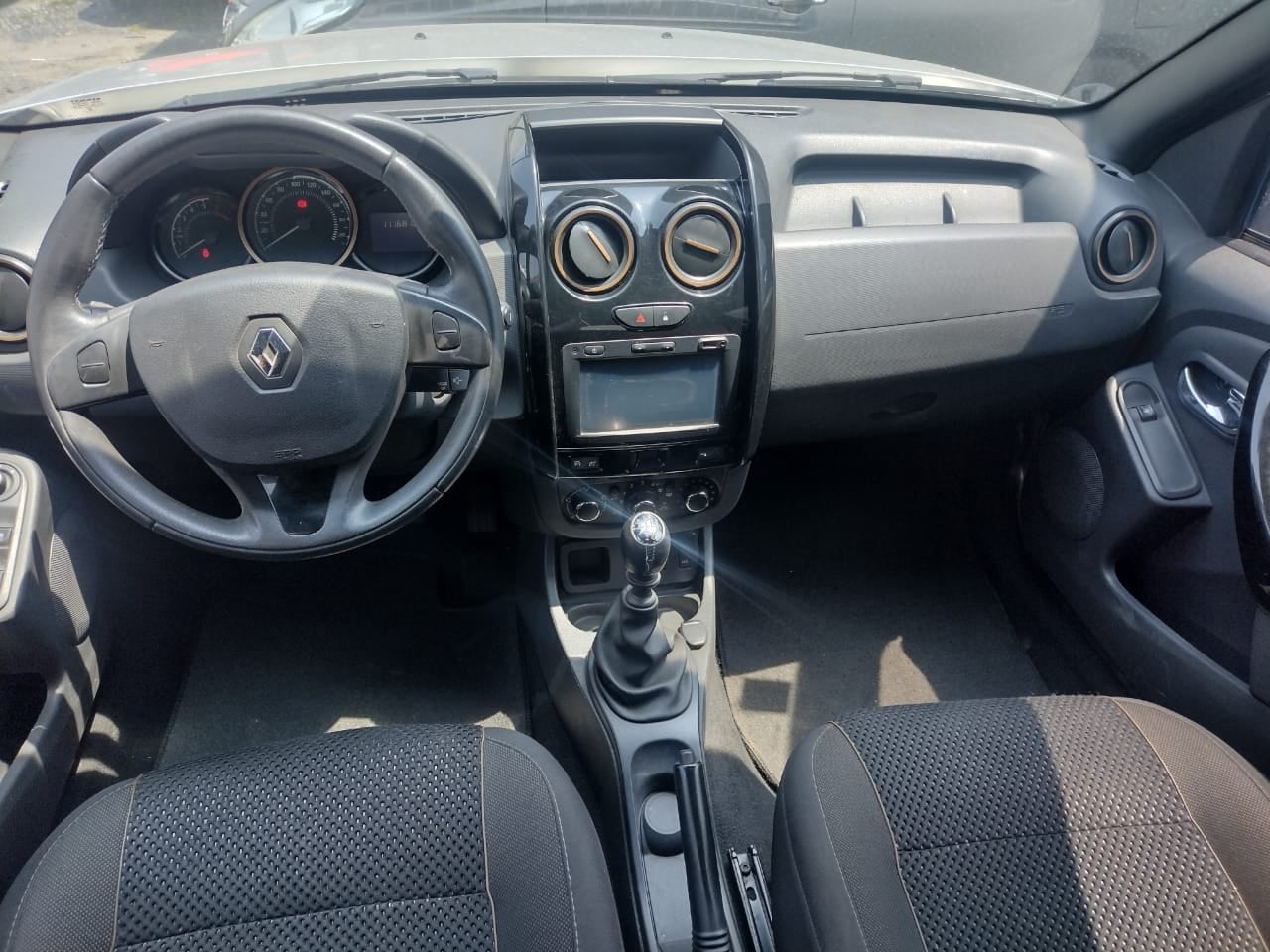 2018 Renault Duster VUD 5 pts. Intens, TM6, a/ac., VE, MP3, GPS, f. niebla, RA-16